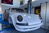 Backdate Projekt mit einer vorderen Singer Look Stoßstange an einem Porsche 964.